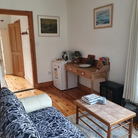 Cosy Self Contained Cottage With Stunning Views Killaloe Exterior photo