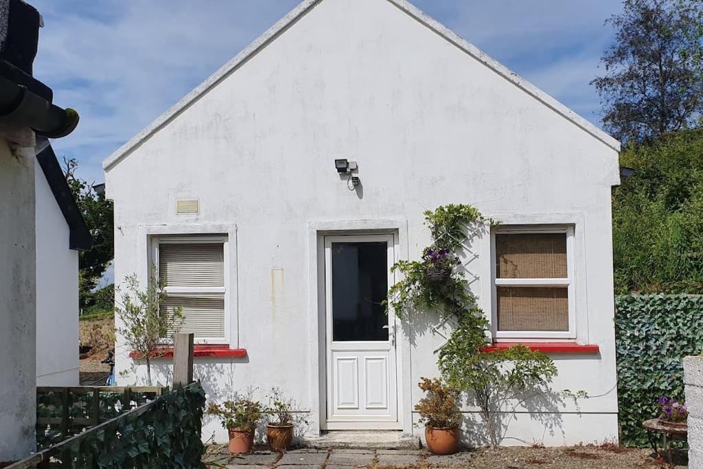 Cosy Self Contained Cottage With Stunning Views Killaloe Exterior photo