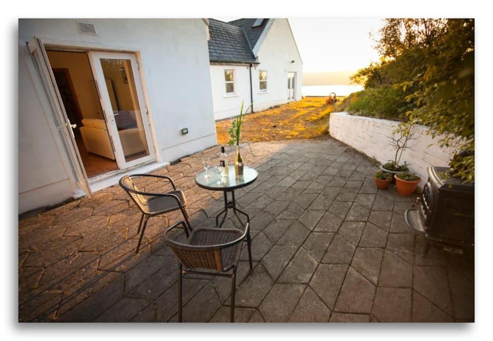 Cosy Self Contained Cottage With Stunning Views Killaloe Exterior photo