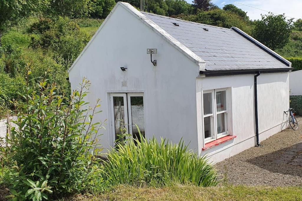 Cosy Self Contained Cottage With Stunning Views Killaloe Exterior photo